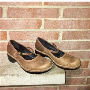 Mary Jane, brown leather shoes